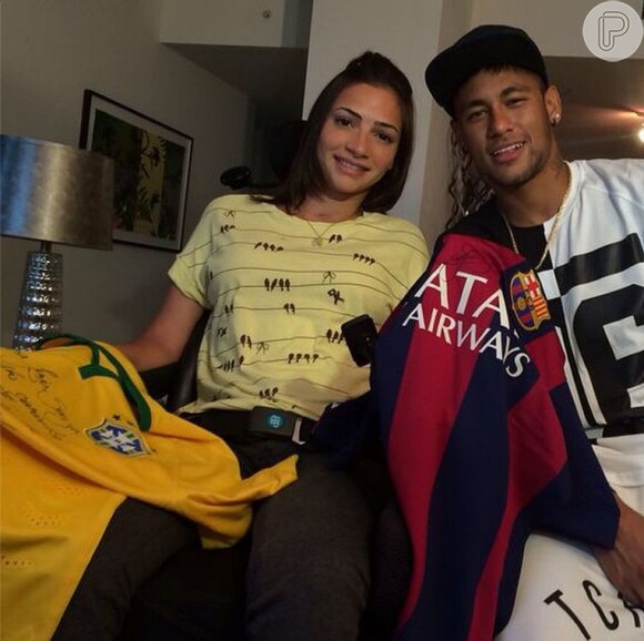 Neymar visitou a esquiadora Lais Souza em Miami. Em seu Instagram, o jogador desejou: 'Guerreira, você é um espelho de força para todos nós, oro e peço a Deus pra que faça um milagre em sua vida, e acredito que com a sua fé, a da sua família, dos seus amigos, e de seus fãs vai acontecer'