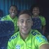 Neymar com companheiros de Seleção Brasileira