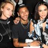 Bruna Marquezine foi fotografada com Neymar e Cara Delevingne na Semana de Moda de Paris