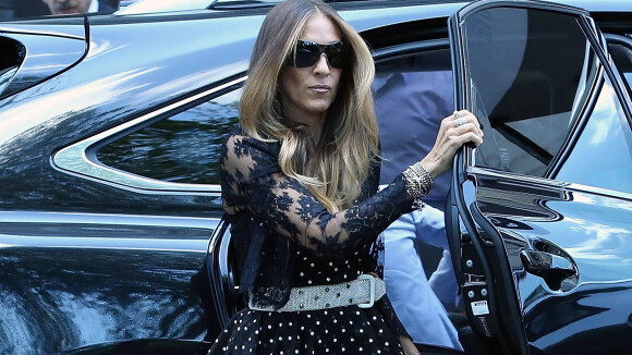 Sarah Jessica Parker se despede de Joan Rivers durante funeral em Nova York
