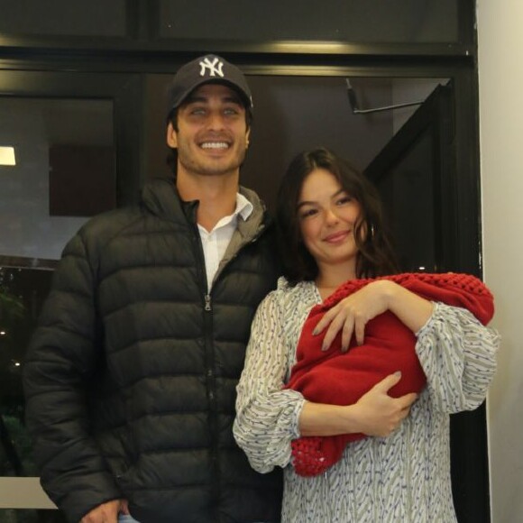 Rael, primeiro filho de Isis Valverde, nasceu no dia 19 de novembro de 2018