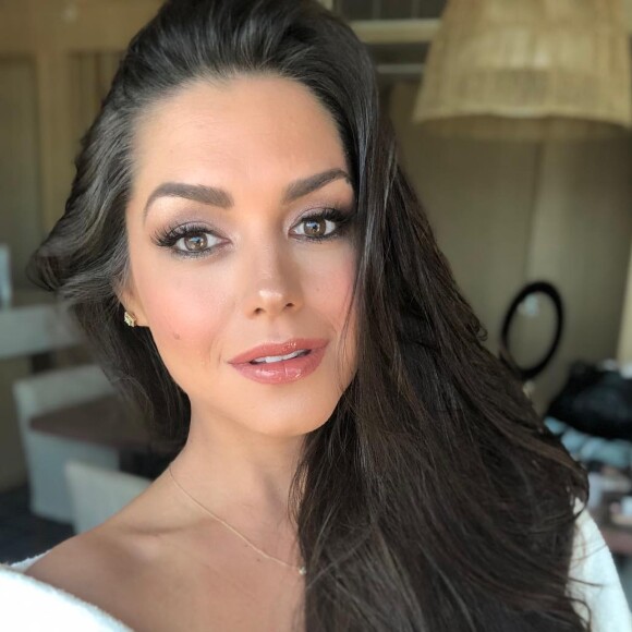 Recentemente, Thais Fersoza renovou o corte de cabelo com o cabeleireiro Tiago Aprigio: 'Mais curto, mais leve, mais repicado e com mais volume!'