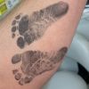 Duda Nagle mostrou foto com a marca dos pés da filha, Zoe, no Instagram