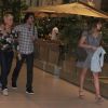 Xuxa Meneghel foi fotografada no shopping Village Mall, na Barra da Tijuca, passeando com Sasha e o namorado, Junno Andrade