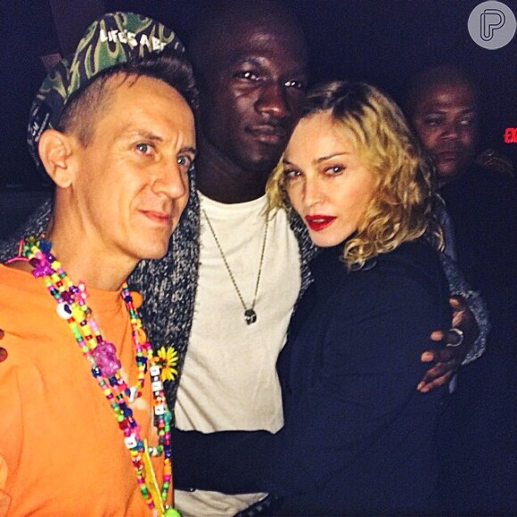 Madonna se diverte em festa durante a Semana de Moda de Nova York