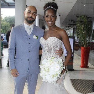 O casamento de Iza e Sergio Santos aconteceu no Outeiro da Glória, no Rio
