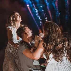 Gabi Brandt e Saulo Poncio se emocionaram na descoberta do sexo do primeiro filho: 'Nosso sonho se realizou, amor!'