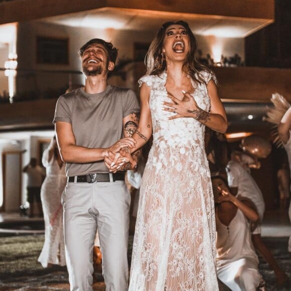 Gabi Brandt e Saulo Poncio descobrem sexo do 1° filho: 'É menino!'