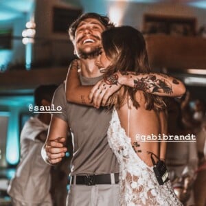 'Não tenho palavras para descrever o que estamos sentindo. Obrigada, obrigada e obrigada, meu Deus. E obrigada, Saulo, por me dar o maior presente que eu poderia imaginar', disse Gabi