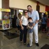 Rodrigo Limbardi e Betty Baumgarten levam o filho, Rafael, à abertura do Festival Internacional de Cinema Infantil, na Barra da Tijuca, Zona Oeste do Rio de Janeiro