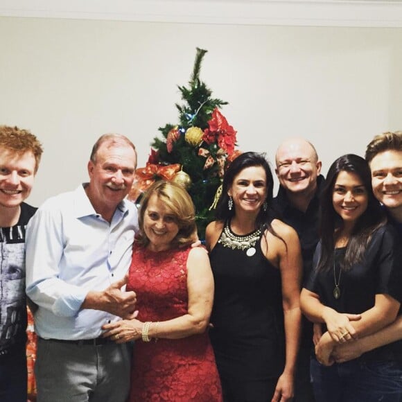 Thais Fersoza destacou o carinho entre as famílias dela e a de Michel Teló: 'Acho demais quando você consegue criar essa harmonia e virar uma coisa só'