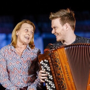 'A minha sogra é muito fofa. Ela é pequenininha, então é bem fofinha mesmo', contou Thais Fersoza sobre a mãe do marido, Nina Teló