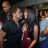 Zezé Di Camargo e Graciele Lacerda se beijam em bastidores de show do cantor no Festival Villa Mix 2014, em Goiás