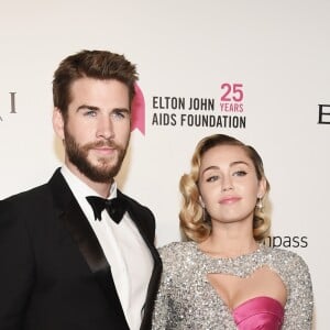 Miley Cyrus e noivo tem relacionamento marcado por idas e vindas