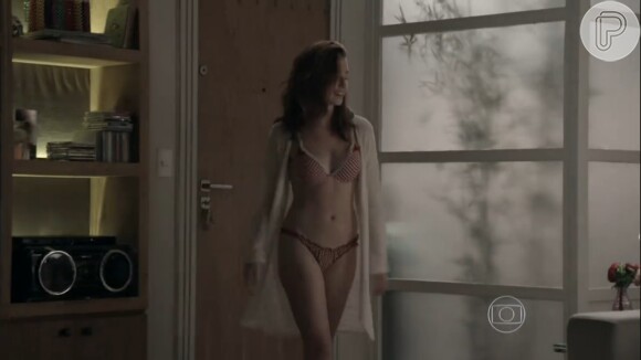 Na novela 'Império', Marina Ruy Barbosa usa figurinos curtos e muita lingerie: 'Ele mostra bem como ela é. É um figurino levinho