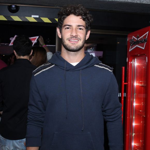 Alexandre Pato e Rebeca Abravanel já haviam sido flagrados no Parque do Povo, em São Paulo