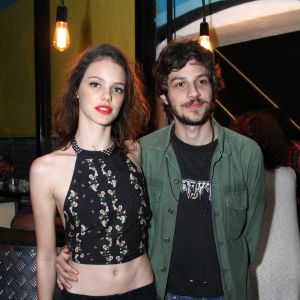 Chay Suede e Laura Neiva remarcam data do casamento