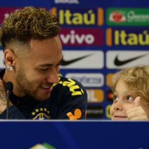 Filho de Neymar já discutiu com amigos na escola por causa do jogador