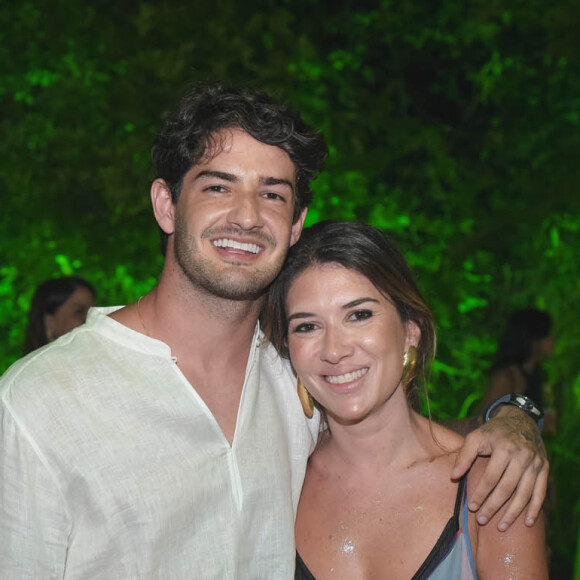 Alexandre Pato e Rebeca Abravanel haviam sido clicados na festa Saravá, em Trancoso