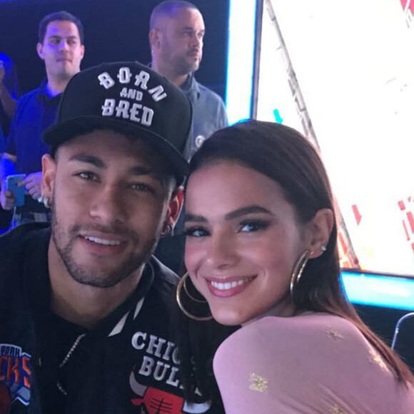 Bruna Marquezine já se disse feliz com sua fase solteira após terminar namoro com Neymar no ano passado