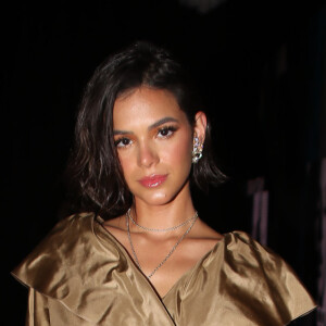 Bruna Marquezine não confirma e nem nega namoro com Gian Luca Ewbank