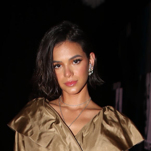 Bruna Marquezine não confirma e nem nega namoro com Gian Luca Ewbank