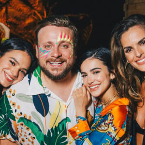 Bruna Marquezine está de férias em Fernando de Noronha