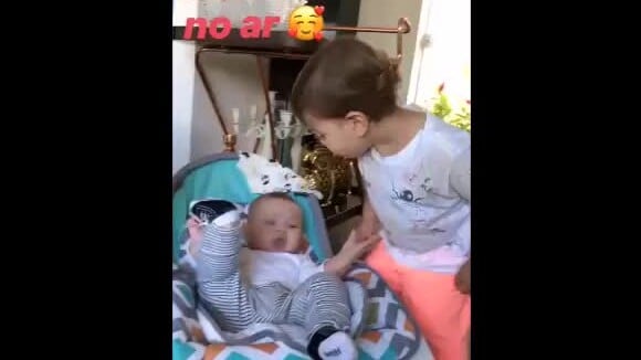 Andressa Suita mostrou momento de carinho entre os filhos, Samuel e Gabriel, nesta quinta-feira, 3 de janeiro de 2019