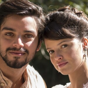 Agatha Moreira e Rodrigo Simas foram par romântico na novela 'Orgulho e Paixão'