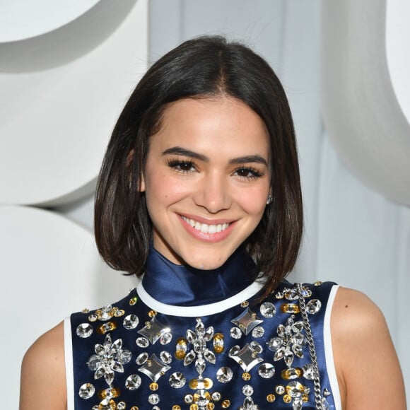 Bruna Marquezine também aposta no microbob, que é o cabelo com comprimento na altura do queixo