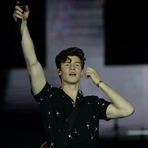 Shawn Mendes se apresentou no Rock in Rio em 2017 e foi filmado conversando com Bruna Marquezine