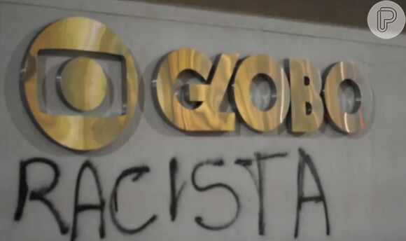 Pichação feita por manifestantes no muro da Rede Globo em São Paulo