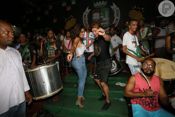 Juliana Paes sambou bastante ao lado do promoter David Brazil em quadra da Grande Rio nesta terça-feira, 15 de janeiro de 2019