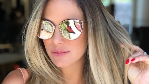 Grávida, Ticiane Pinheiro cuida dos cabelos para o verão: 'Dia de beleza'