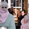 Desfile Balmain na Primavera / Verão da Semana de Moda de Paris: silhuetas inusitadas
