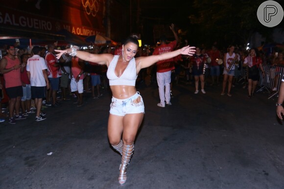 Viviane Araujo se dedica atualmente às gravações da novela 'O Sétimo Guardião', mas organiza a agenda para participar dos ensaios do Salgueiro para o Carnaval do Rio de Janeiro