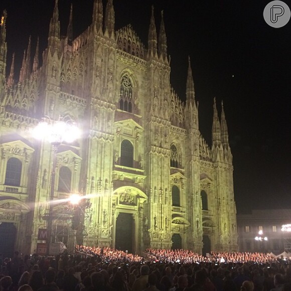Em uma das fotos, Vanessa Giácomo revelou que visitou a Catedral de Milão
