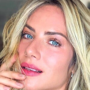 Giovanna Ewbank apareceu dando socos em sintonia com Bruna Marquezine em vídeo