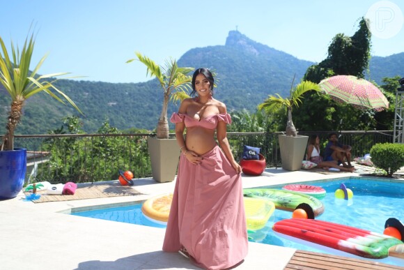 Jade Seba completa 26 anos e faz festa para celebrar