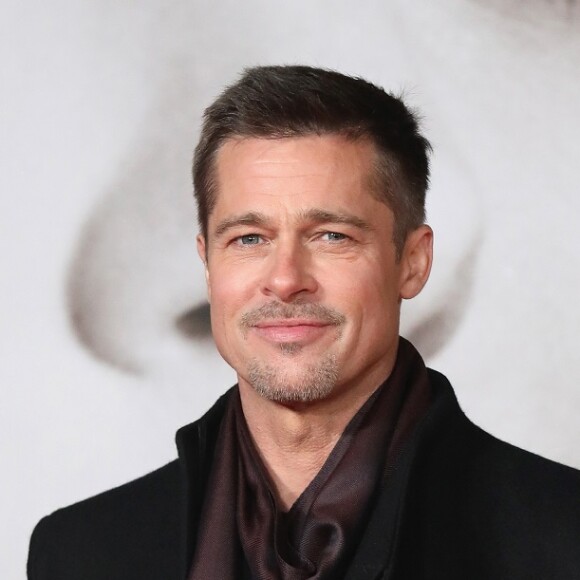 Brad Pitt tem evitado relacionamentos sérios para ficar com os filhos