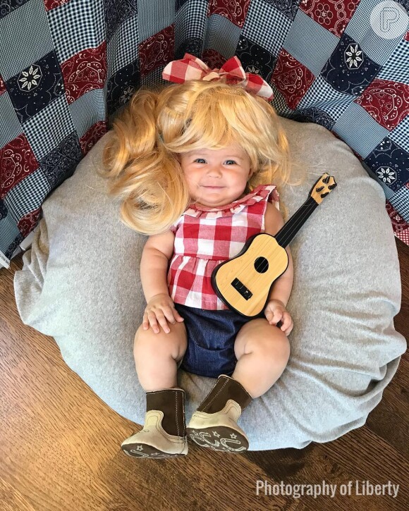 Dolly Parton, ícone do country norte-americano, foi homenageada em clique fofo de Liberty