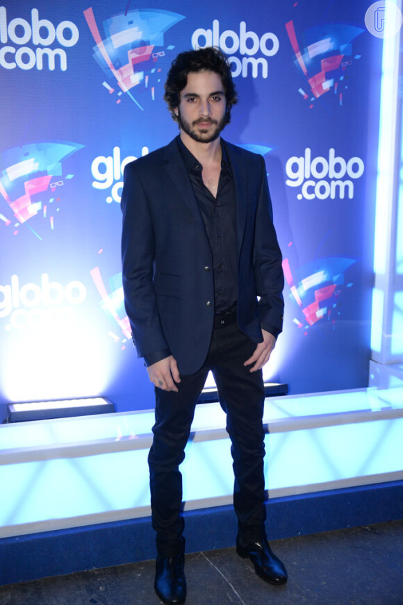 Fiuk usa look elegante na festa da Globo em São Paulo