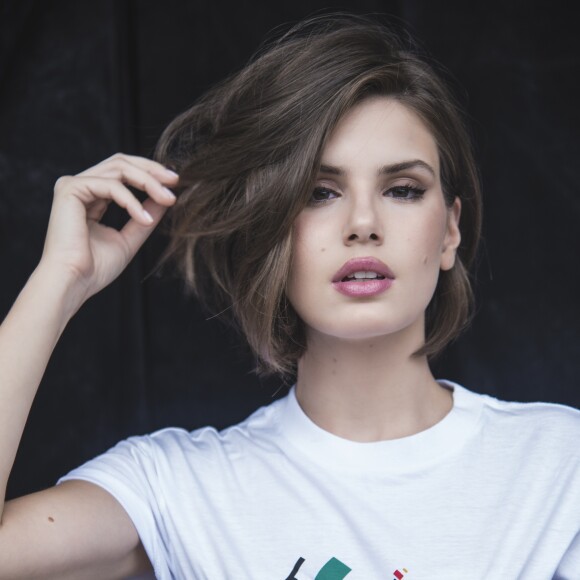 Camila Queiroz mudou o visual para uma nova fase de sua personagem