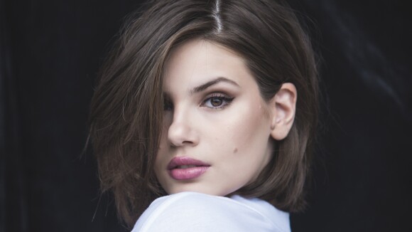 Hairstylist explica novo corte de cabelo de Camila Queiroz: 'Clássico sassoon'