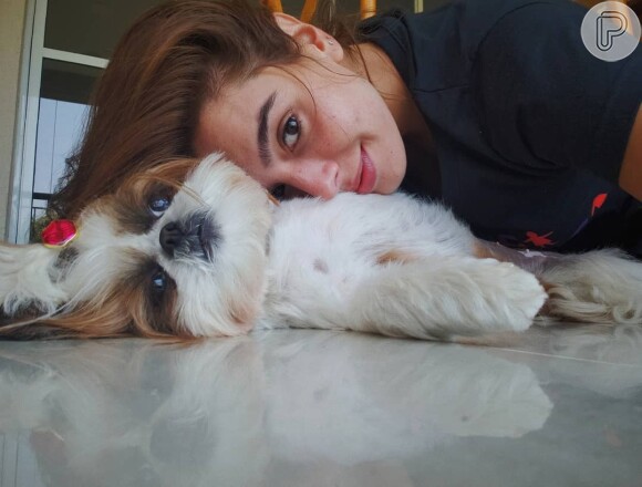 Giovanna Lancellotti adora compartilhar momentos de amor com seus pets