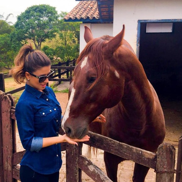 Paula Fernandes já se declarou para o seu cavalo nas redes sociais