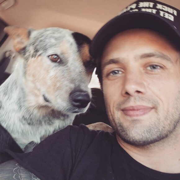 Rafael Cardoso não esconde seu amor por animais nas redes sociais