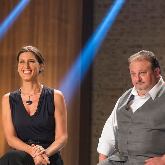 Erick Jacquin recebeu a visita de Paola Carossela, que 'babou' pelos gêmeos