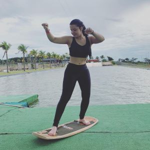 Maraisa, de top e legging após aula de wakeboard, ganha elogios na web nesta quarta-feira, dia 20 de fevereiro de 2019