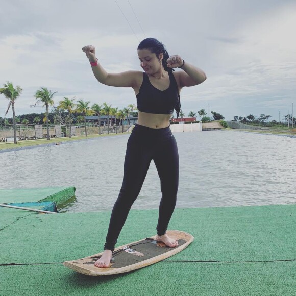 Maraisa, de top e legging após aula de wakeboard, ganha elogios na web nesta quarta-feira, dia 20 de fevereiro de 2019